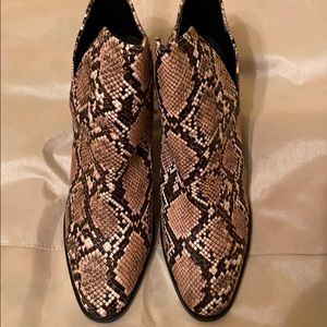 NWT Snakeskin print boots